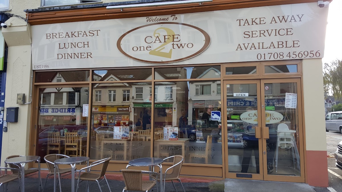 Hr's Café House